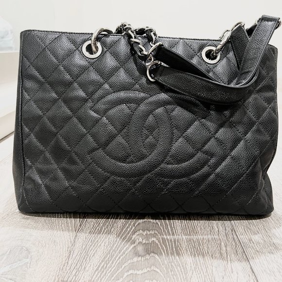Chanel Quilted Caviar Grand Shopping Tote in Black w/ Silver Hardware - Picture 2 of 10